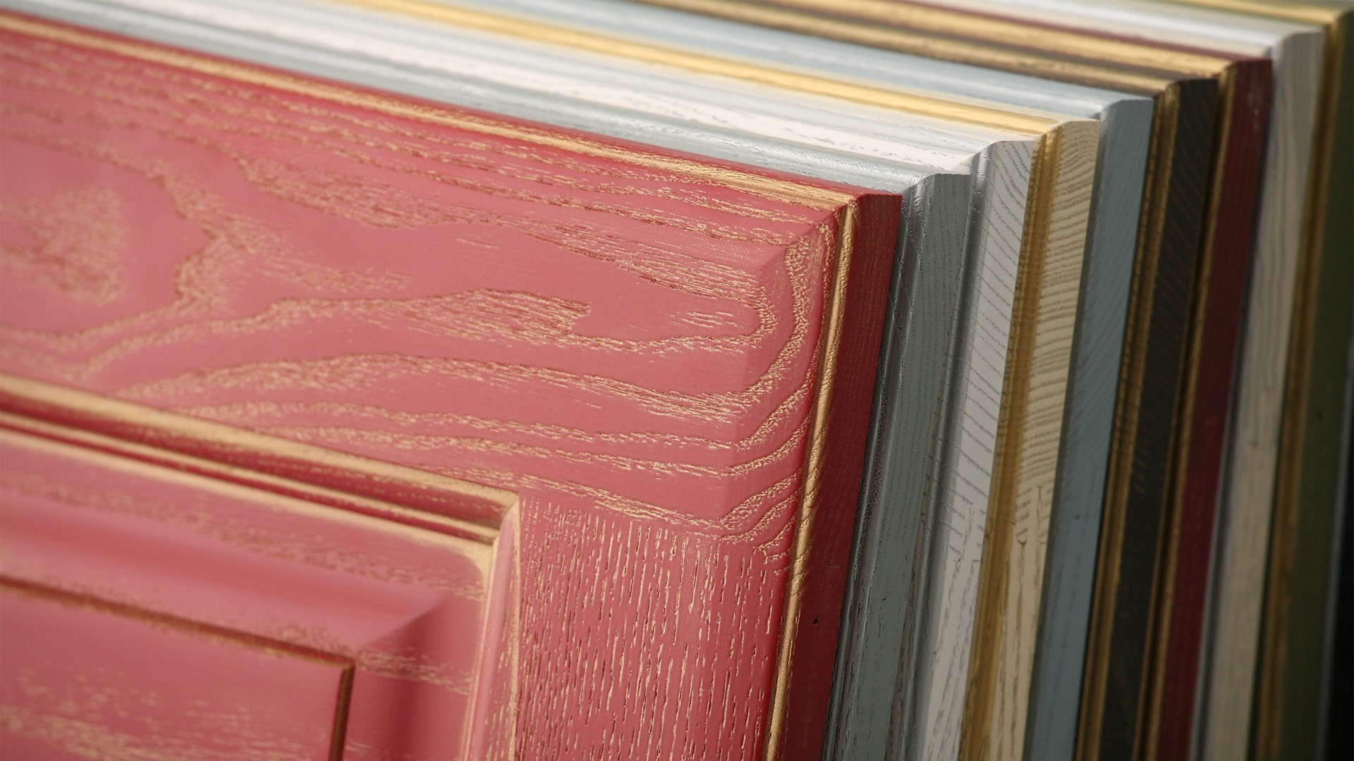 Покрасить шпон